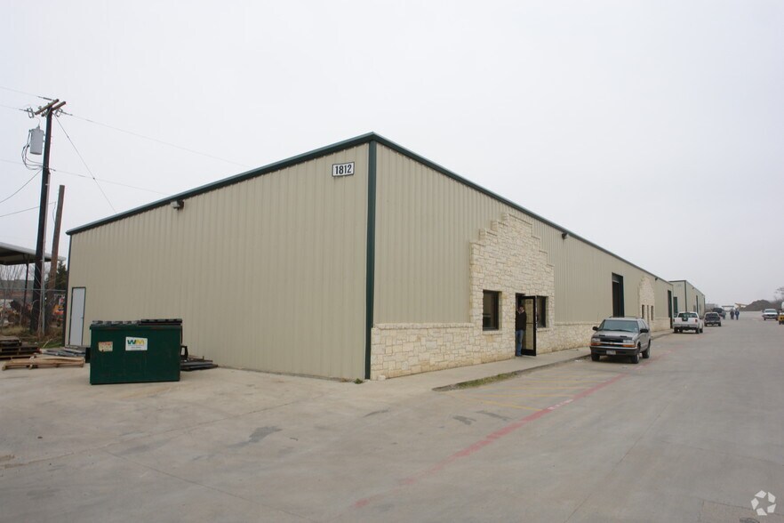 More Photos Of 1748 N Main St, Cleburne Unknown For Lease