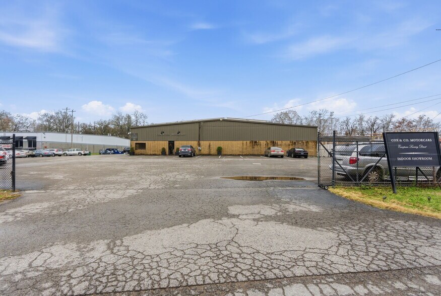 More Photos Of 213 Whitsett Rd, Nashville Warehouse For Sale