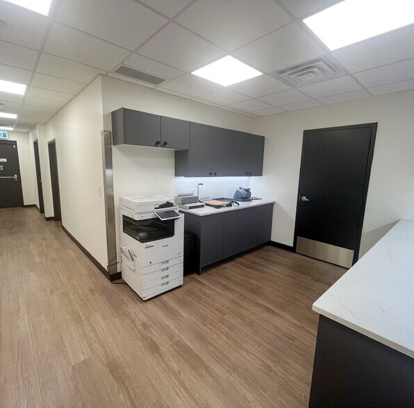 More Photos Of 850 Medway Park Dr, London Office For Lease