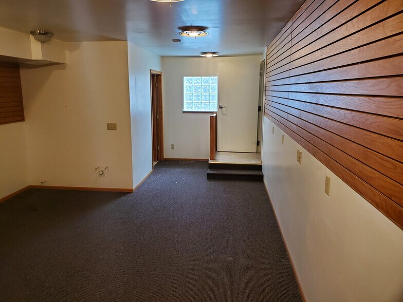 More Photos Of 1210 Sheridan Ave, Cody Storefront For Sale
