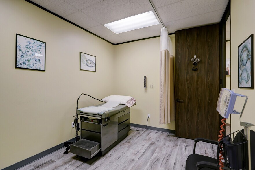 More Photos Of 19701 Kingwood Dr, Kingwood Medical For Sale