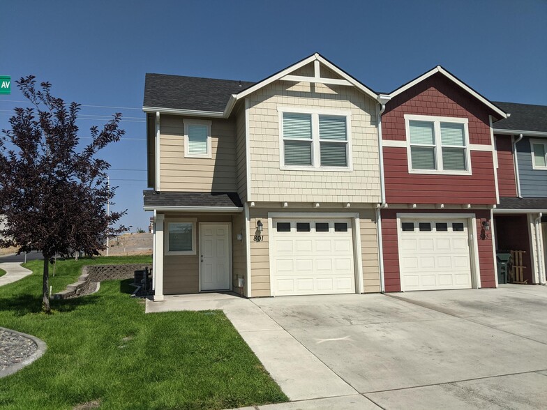 Primary Photo Of 801 E Autumn Ave, Hermiston Apartments For Sale