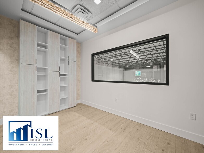 More Photos Of 1700 35th St, Orlando Warehouse For Lease