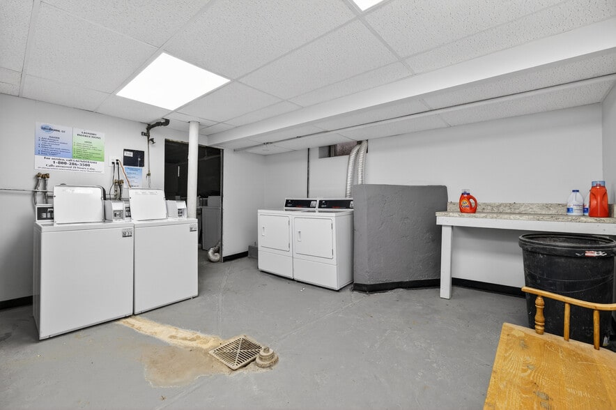 More Photos Of 660-662 Farmington Ave, Hartford Apartments For Sale