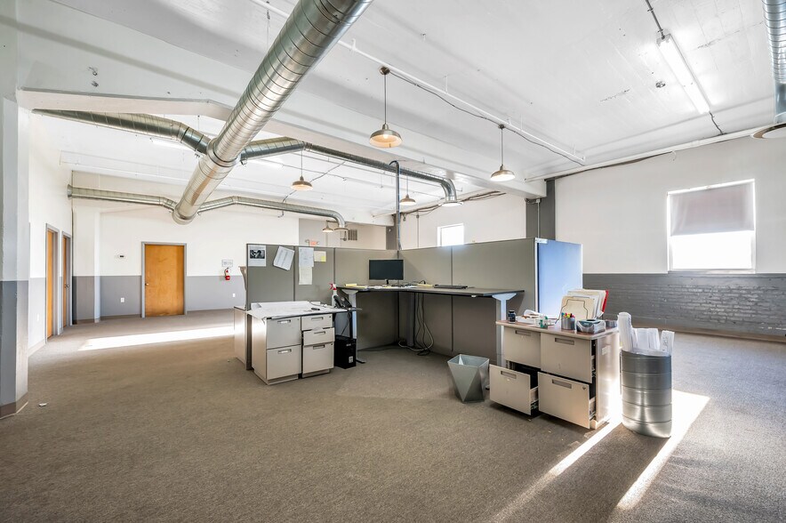 More Photos Of 373 High St, Wilkes Barre Manufacturing For Lease