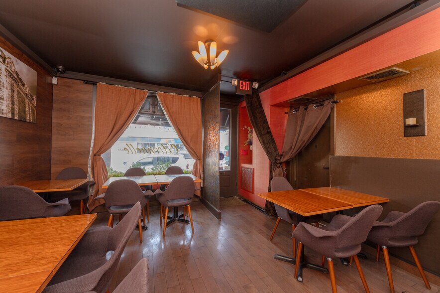 More Photos Of 110 W Orange St, Lancaster Storefront Retail Residential For Sale