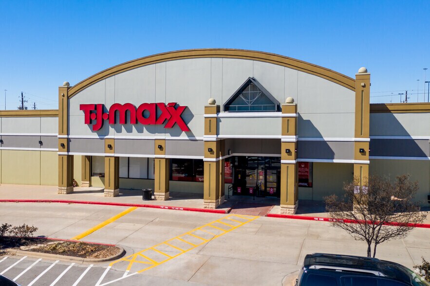 More Photos Of 5400 Brodie Ln, Sunset Valley Unknown For Lease