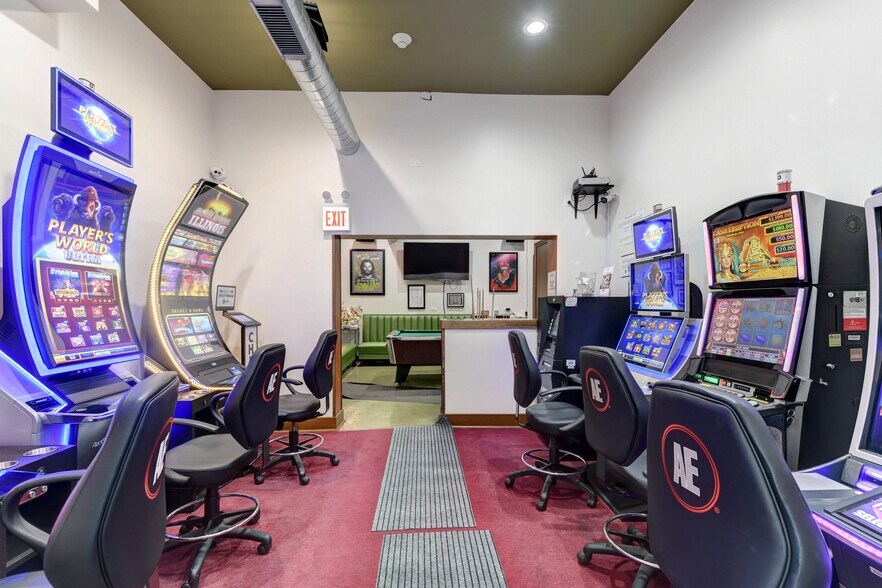 More Photos Of 2057-2059 Ridge Rd, Homewood Storefront Retail Residential For Sale