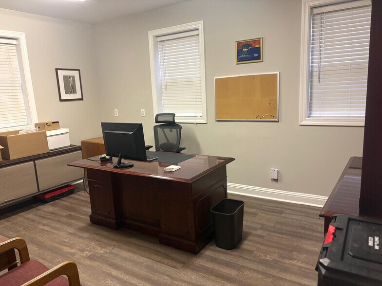 More Photos Of 107 Colony Park Dr, Cumming Office For Lease