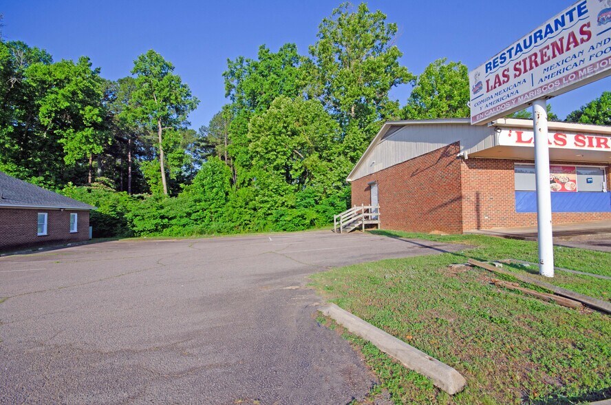 More Photos Of 2902 Industrial Dr, Sanford Restaurant For Sale