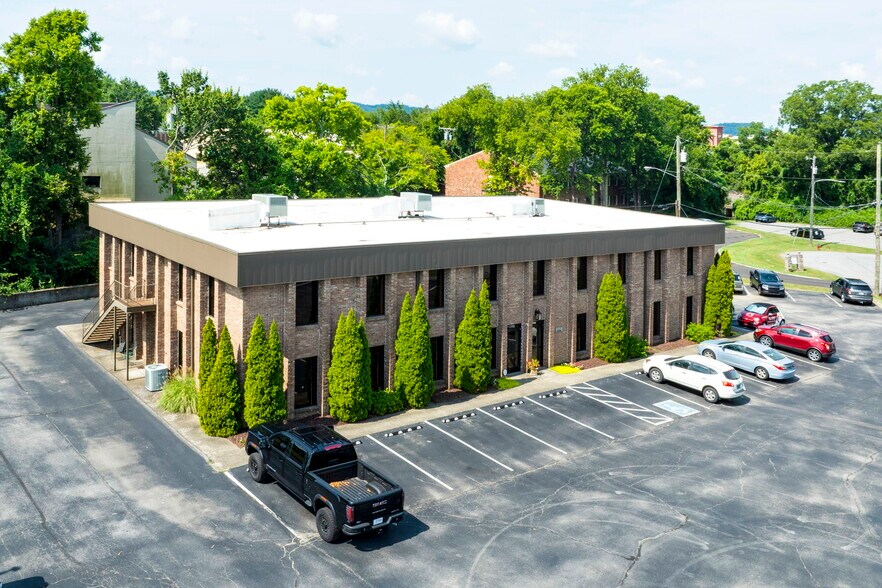 More Photos Of 7113 Peach Ct, Brentwood Medical For Lease