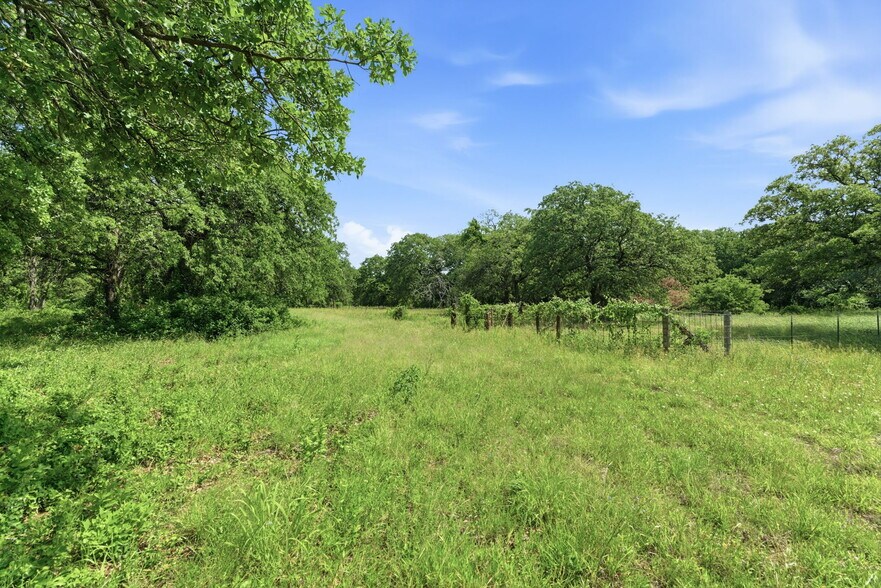 More Photos Of 3523 E Highway 199, Springtown Office For Sale