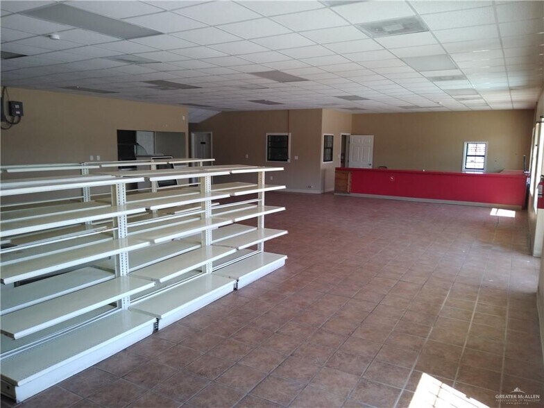 More Photos Of 939 S Alamo Rd, Alamo Convenience Store For Sale