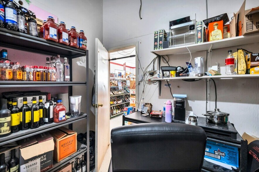 More Photos Of 20 McLeod Ave, Spruce Grove Storefront Retail Office For Sale