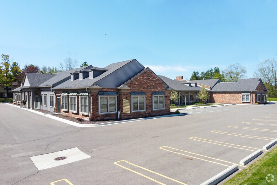More Photos Of 34441 W 8 Mile Rd, Livonia Medical For Lease