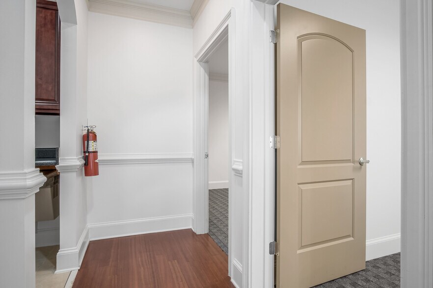 More Photos Of 4720 Peachtree Industrial Blvd, Berkeley Lake Office For Lease