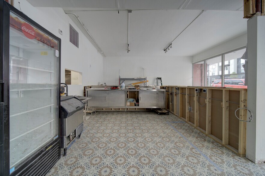 More Photos Of 3791 Bird Rd, Miami Restaurant For Lease