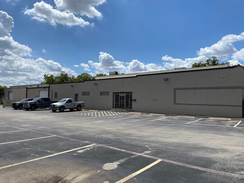 More Photos Of 2001 Saint Louis Ave, Fort Worth Warehouse For Lease