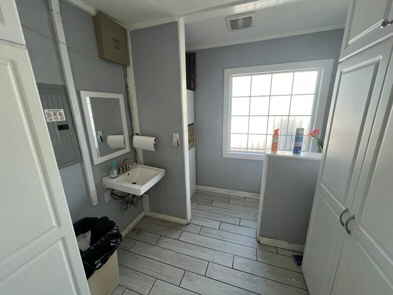 More Photos Of 1823 W San Bernardino Rd, West Covina Office For Sale