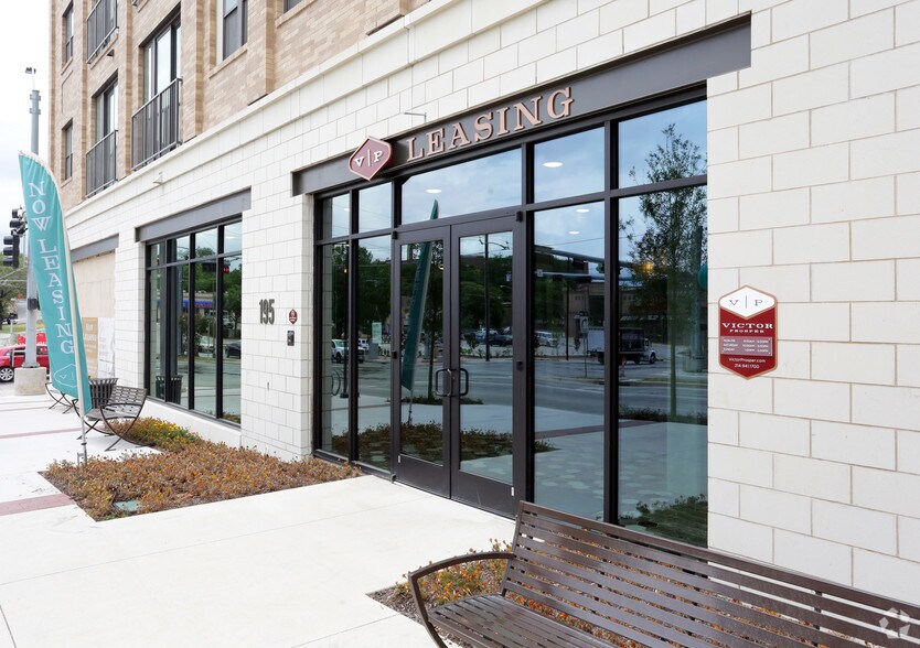 More Photos Of 195 W Davis St, Dallas Apartments For Lease