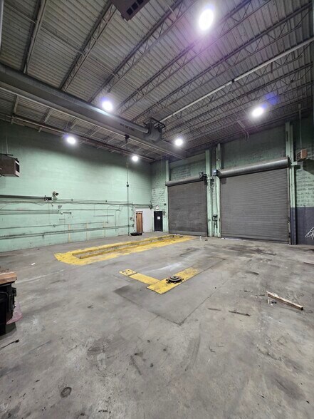 More Photos Of 121 Brooklyn Ave, Anderson Warehouse For Sale