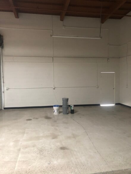 More Photos Of 2014 Placentia Ave, Costa Mesa Manufacturing For Lease