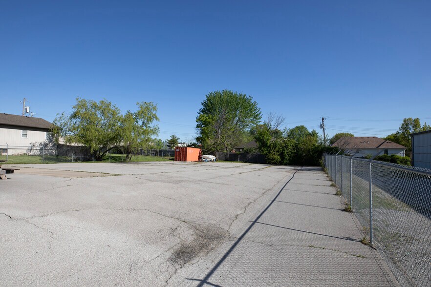 More Photos Of 910 SE 7th Ter, Lee's Summit Office For Lease