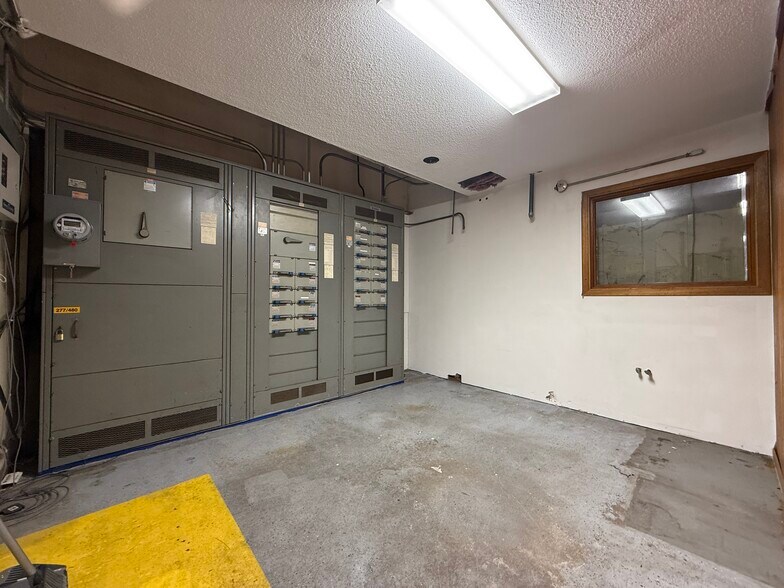 More Photos Of 39404 Grand Ave, North Branch Warehouse For Sale