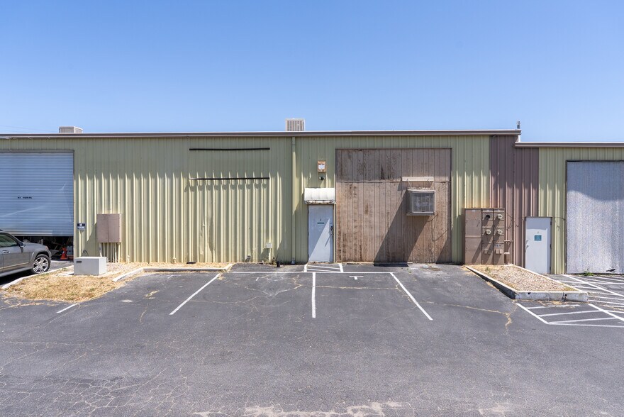 More Photos Of 8981 La Linia Ave, Atascadero Service For Sale