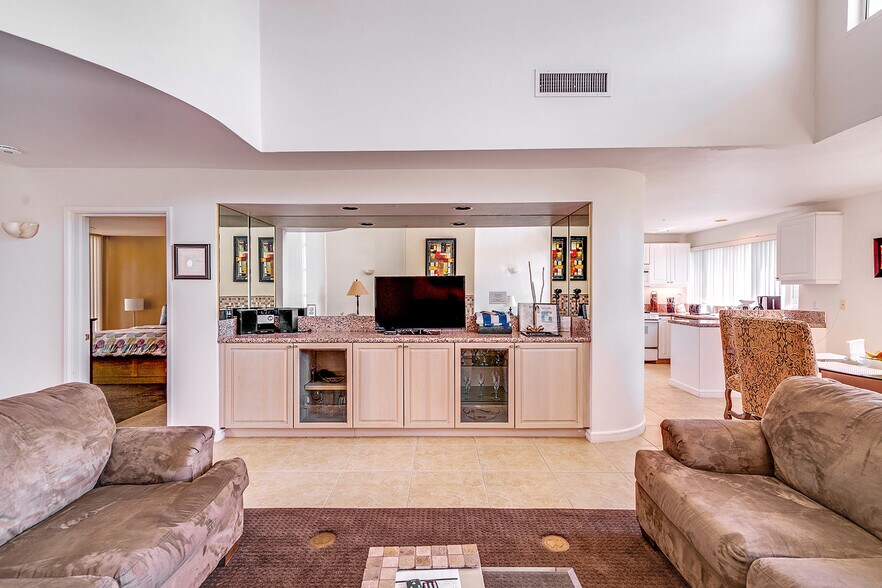 More Photos Of 67590 Jones Rd, Cathedral City Hotel For Sale