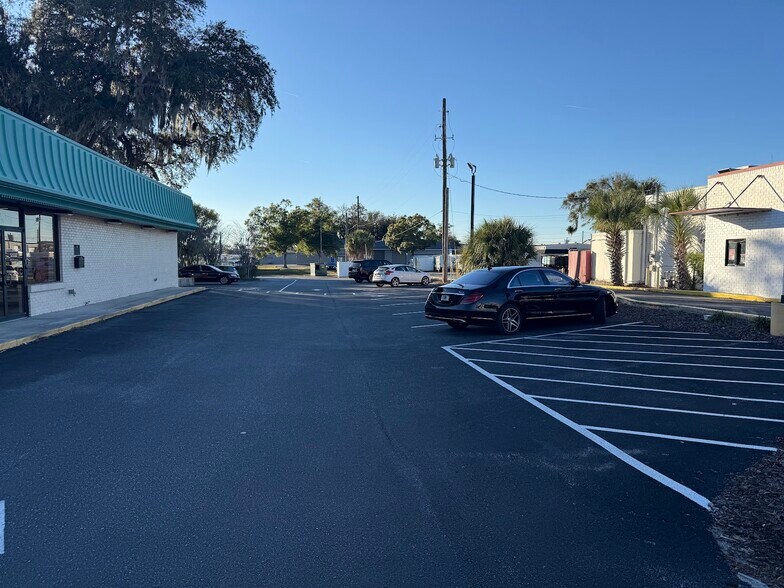 More Photos Of 1536 S Pine Ave, Ocala Fast Food For Lease