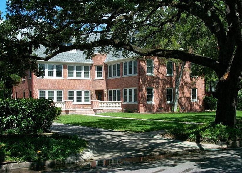 More Photos Of 4314 Yoakum Blvd, Houston Medical For Sale