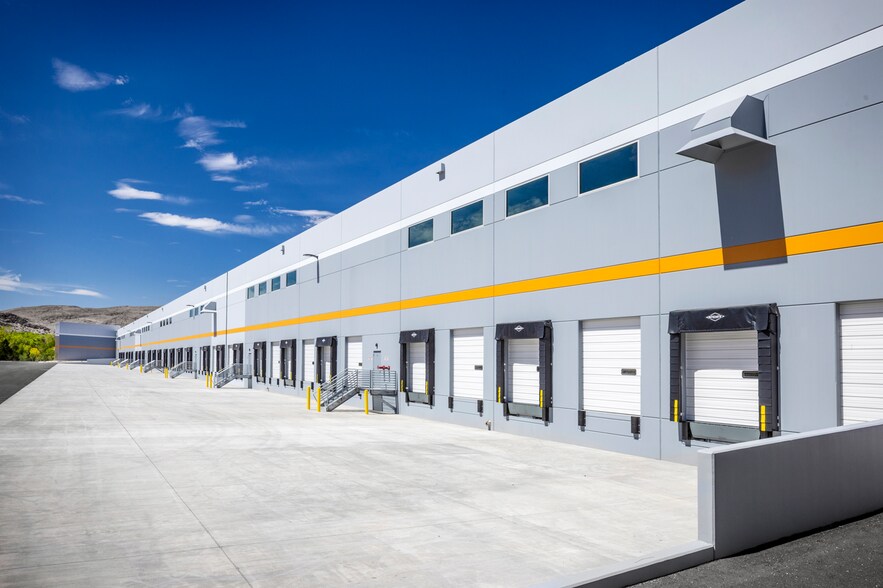 More Photos Of 100 Wild Horse Cyn, Sparks Warehouse For Lease