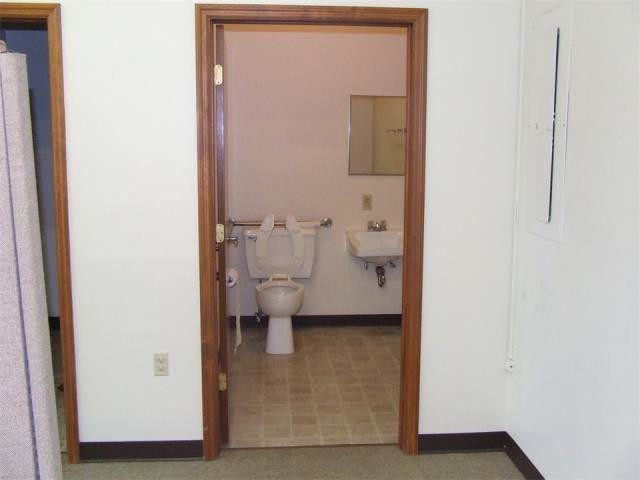 More Photos Of 3271-3275 S 3rd Pl, Terre Haute Office For Lease