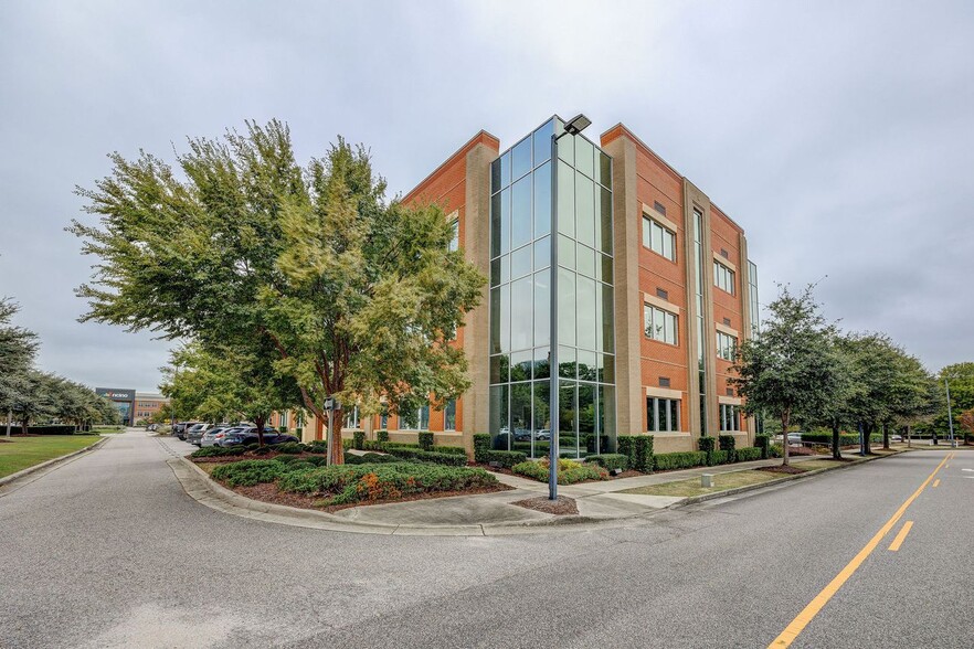 More Photos Of 6740 Rock Spring Rd, Wilmington Office For Lease