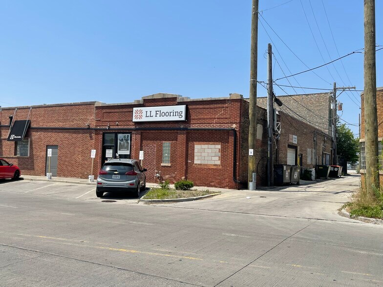 More Photos Of 1300-1308 W North Ave, Chicago Storefront For Lease