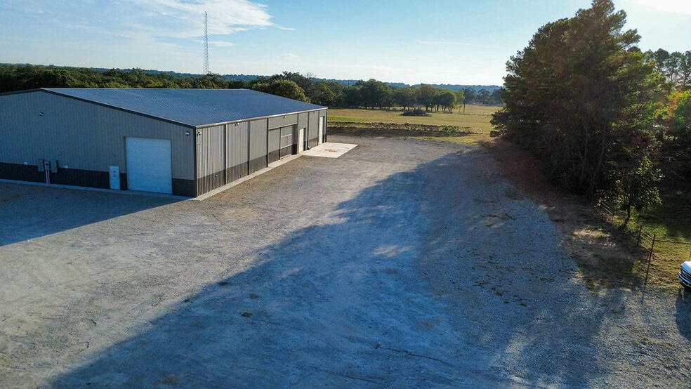 More Photos Of 6160 Mineral Wells Hwy, Weatherford Industrial For Lease