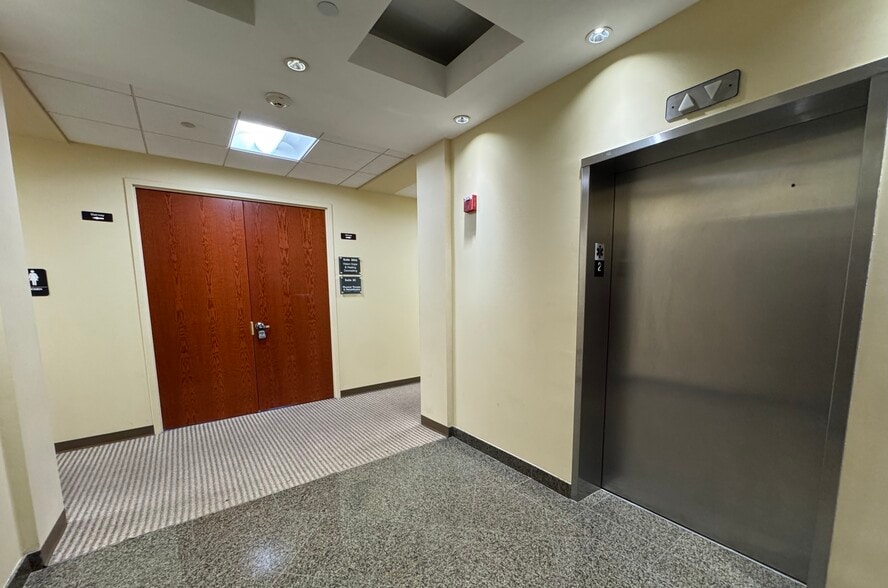 More Photos Of 9161 Liberia Ave, Manassas Medical For Sale