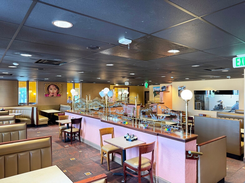 More Photos Of 2552 Riva Rd, Annapolis Restaurant For Sale