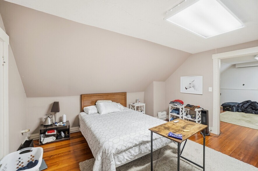 More Photos Of 2337 Victory Pky, Cincinnati Office Residential For Sale