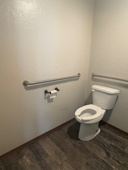 More Photos Of 410 S Eagle Ln, Oklahoma City Manufacturing For Lease