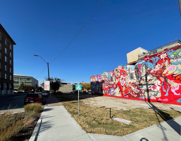 More Photos Of 419 Wyandotte St, Kansas City Land For Sale