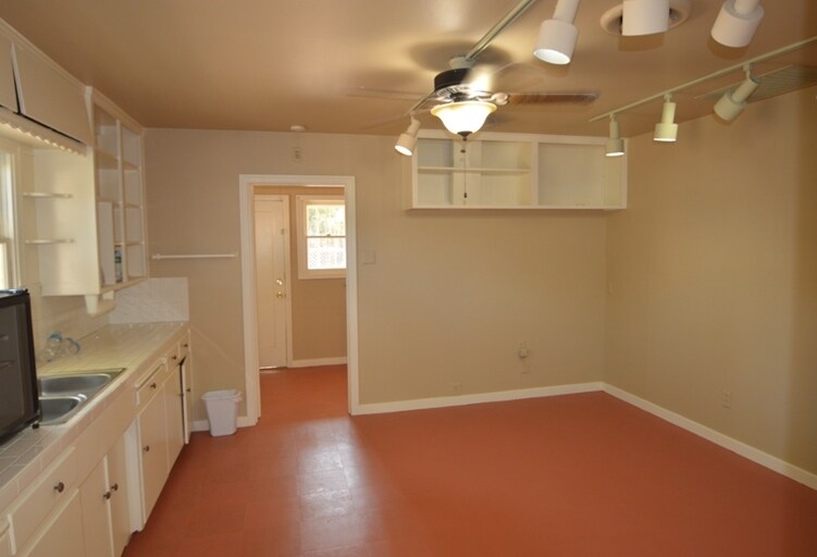 More Photos Of 9625 Elk Grove Florin Rd, Elk Grove Freestanding For Lease