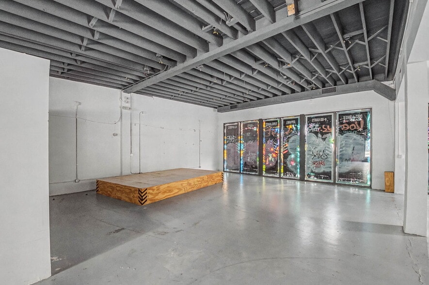 More Photos Of 2500 N Miami Ave, Miami Light Distribution For Sale