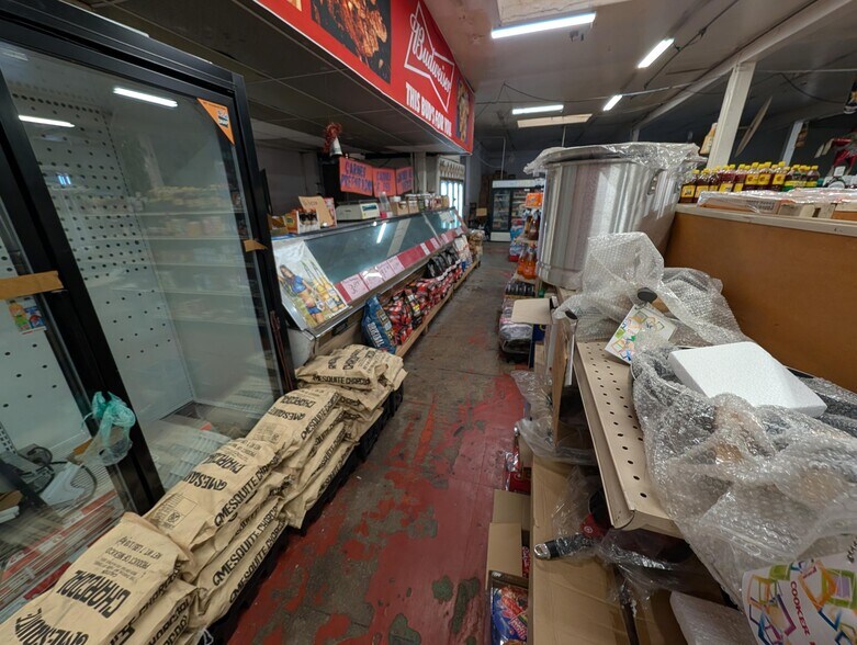 More Photos Of 410 N Park Ave, Pomona Convenience Store For Sale