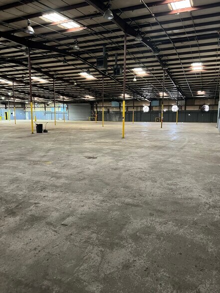 More Photos Of 1 Leggett Rd, Social Circle Warehouse For Lease