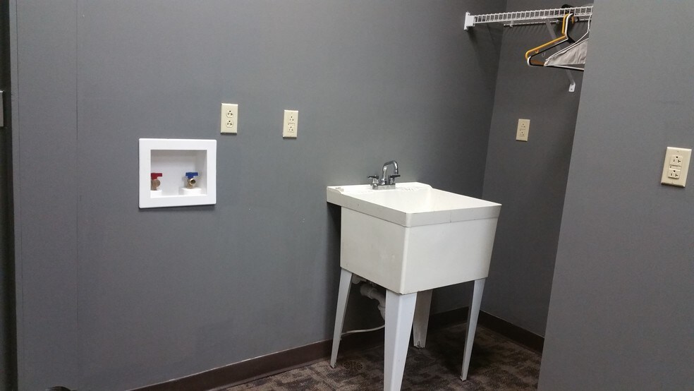 More Photos Of 340 Greenbrier Dr, Charlottesville Manufacturing For Lease