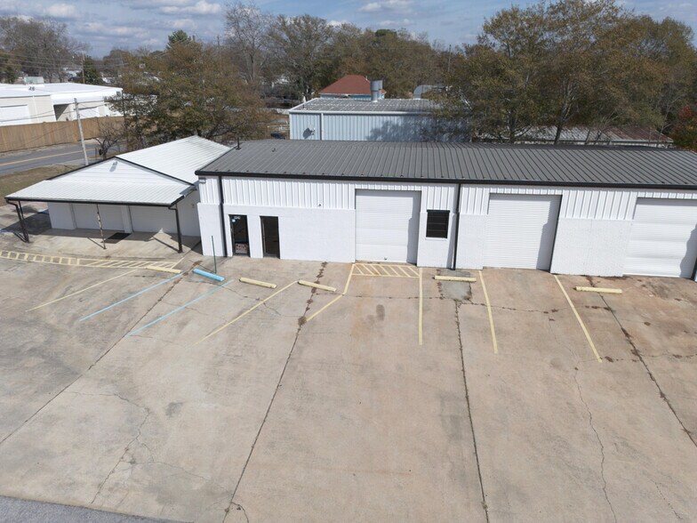 More Photos Of 6424 Church St, Douglasville Auto Repair For Lease