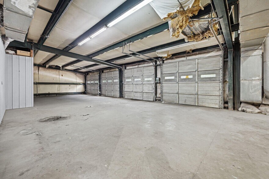 More Photos Of 504 S Harper Rd, Corinth Showroom For Sale