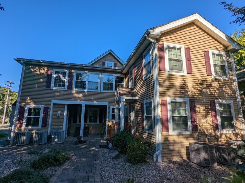 More Photos Of 10 Burnside Ave, Congers Apartments For Sale